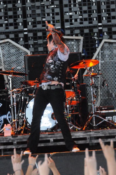 Papa Roach at the Verizon Wireless Amphitheater, Selma, Texas