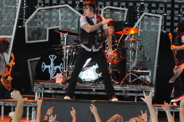 Papa Roach at the Verizon Wireless Amphitheater, Selma, Texas