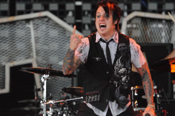 Papa Roach at the Verizon Wireless Amphitheater, Selma, Texas