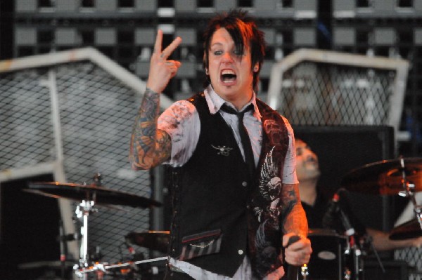 Papa Roach at the Verizon Wireless Amphitheater, Selma, Texas