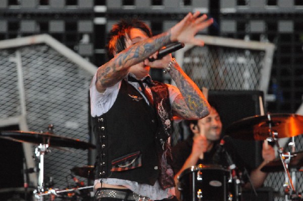 Papa Roach at the Verizon Wireless Amphitheater, Selma, Texas