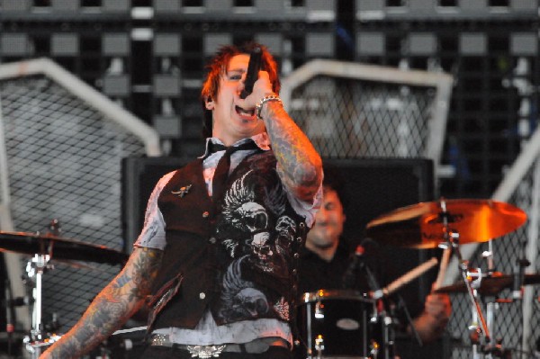 Papa Roach at the Verizon Wireless Amphitheater, Selma, Texas