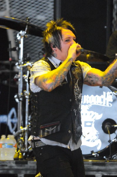 Papa Roach at the Verizon Wireless Amphitheater, Selma, Texas