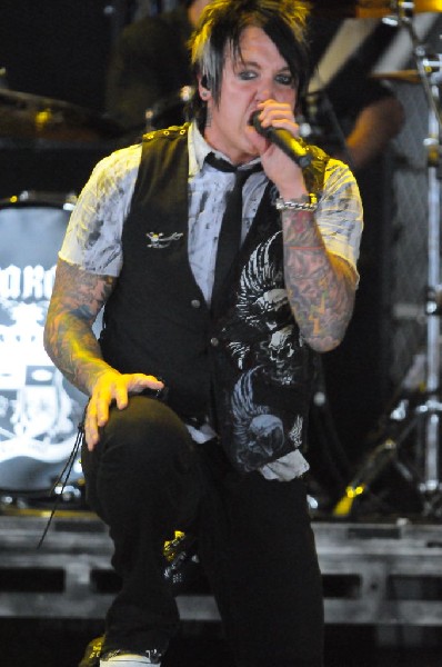 Papa Roach at the Verizon Wireless Amphitheater, Selma, Texas