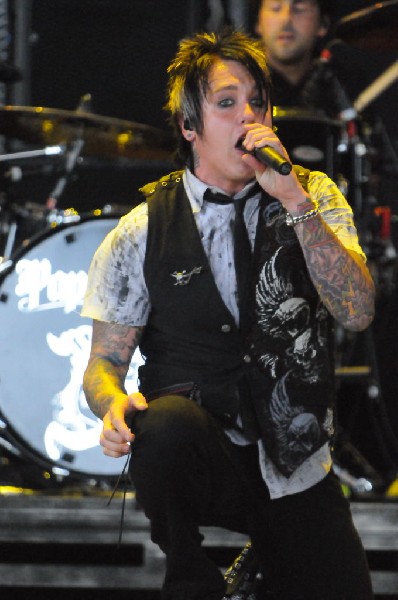 Papa Roach at the Verizon Wireless Amphitheater, Selma, Texas
