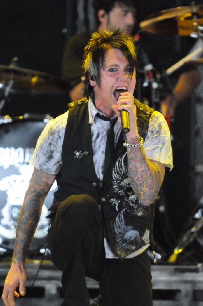 Papa Roach at the Verizon Wireless Amphitheater, Selma, Texas