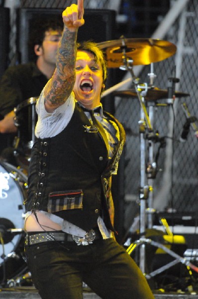 Papa Roach at the Verizon Wireless Amphitheater, Selma, Texas