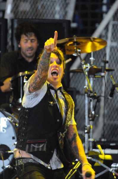 Papa Roach at the Verizon Wireless Amphitheater, Selma, Texas