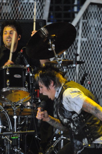 Papa Roach at the Verizon Wireless Amphitheater, Selma, Texas