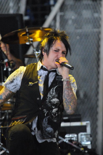 Papa Roach at the Verizon Wireless Amphitheater, Selma, Texas