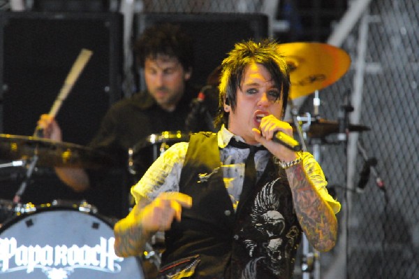 Papa Roach at the Verizon Wireless Amphitheater, Selma, Texas