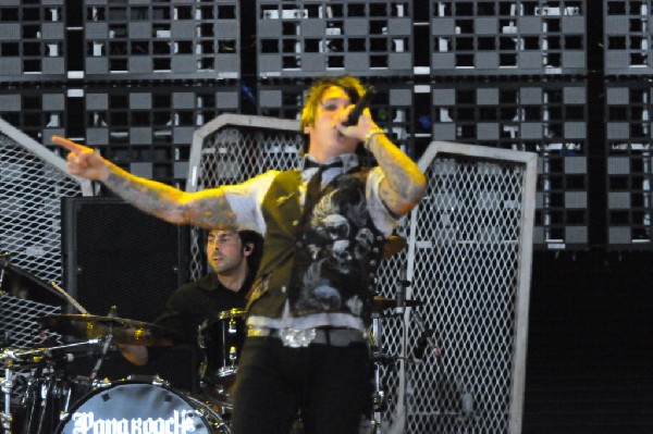 Papa Roach at the Verizon Wireless Amphitheater, Selma, Texas