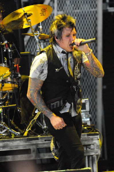 Papa Roach at the Verizon Wireless Amphitheater, Selma, Texas