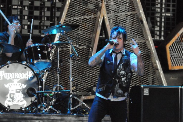 Papa Roach at the Verizon Wireless Amphitheater, Selma, Texas