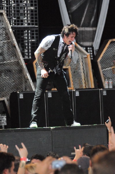 Papa Roach at the Verizon Wireless Amphitheater, Selma, Texas