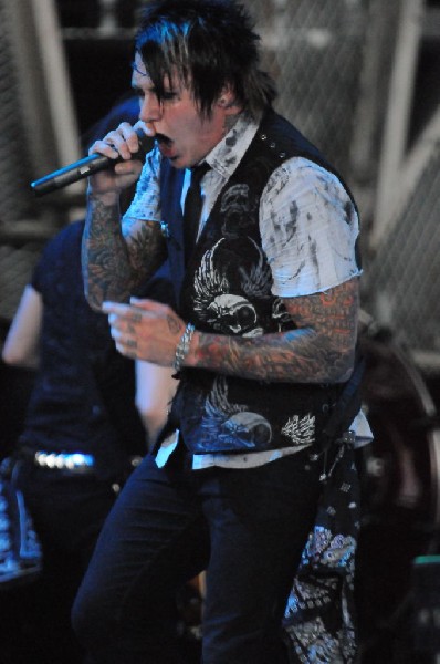 Papa Roach at the Verizon Wireless Amphitheater, Selma, Texas