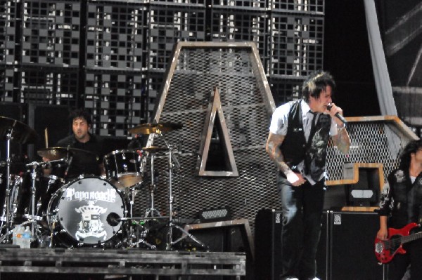 Papa Roach at the Verizon Wireless Amphitheater, Selma, Texas
