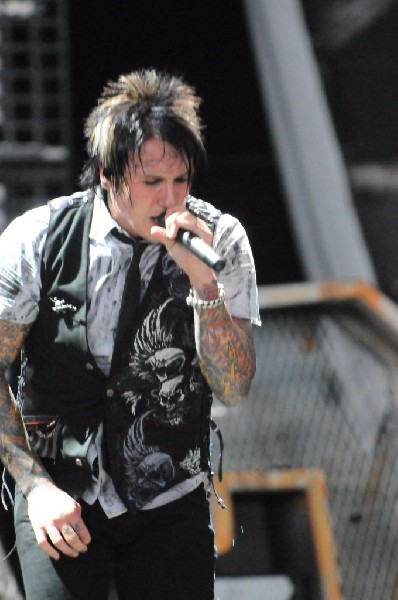 Papa Roach at the Verizon Wireless Amphitheater, Selma, Texas