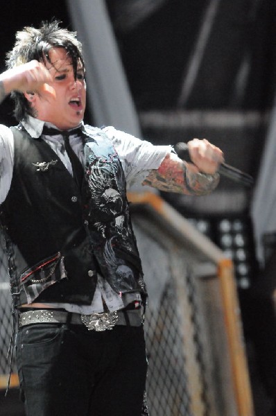 Papa Roach at the Verizon Wireless Amphitheater, Selma, Texas