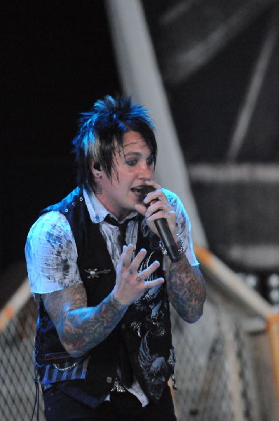 Papa Roach at the Verizon Wireless Amphitheater, Selma, Texas
