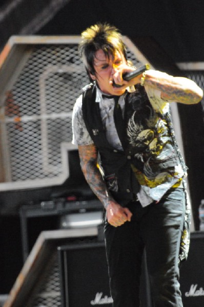 Papa Roach at the Verizon Wireless Amphitheater, Selma, Texas