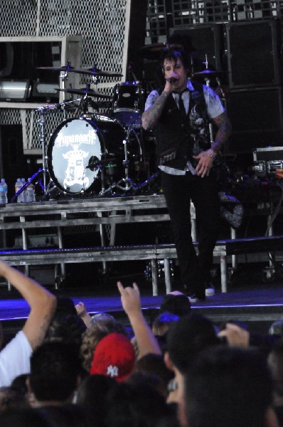 Papa Roach at the Verizon Wireless Amphitheater, Selma, Texas