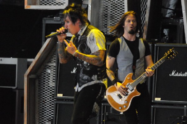 Papa Roach at the Verizon Wireless Amphitheater, Selma, Texas