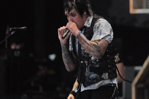 Papa Roach at the Verizon Wireless Amphitheater, Selma, Texas