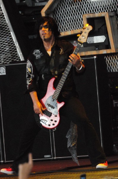 Papa Roach at the Verizon Wireless Amphitheater, Selma, Texas