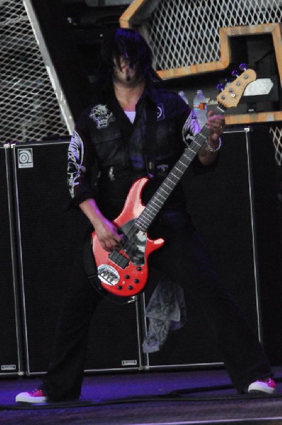 Papa Roach at the Verizon Wireless Amphitheater, Selma, Texas