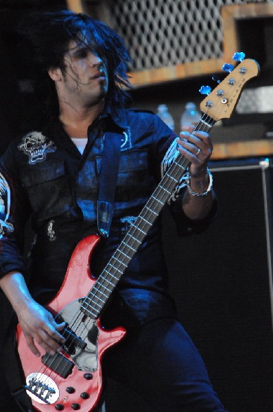 Papa Roach at the Verizon Wireless Amphitheater, Selma, Texas