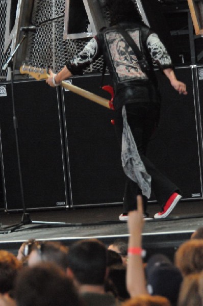 Papa Roach at the Verizon Wireless Amphitheater, Selma, Texas