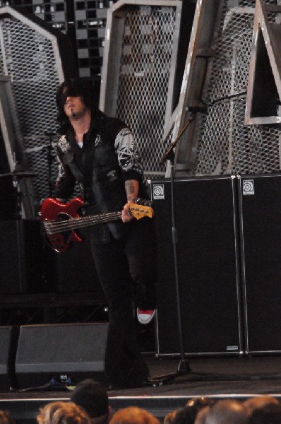 Papa Roach at the Verizon Wireless Amphitheater, Selma, Texas