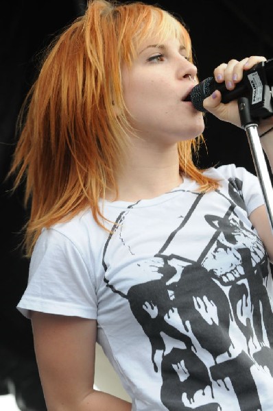 Paramore on the Route 66 Stage, Warped Tour, Verizon Wireless Amphitheater,