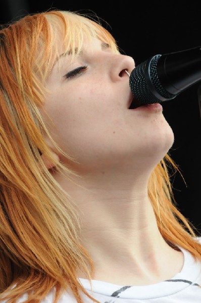 Paramore on the Route 66 Stage, Warped Tour, Verizon Wireless Amphitheater,