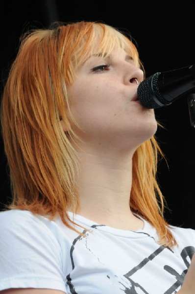 Paramore on the Route 66 Stage, Warped Tour, Verizon Wireless Amphitheater,
