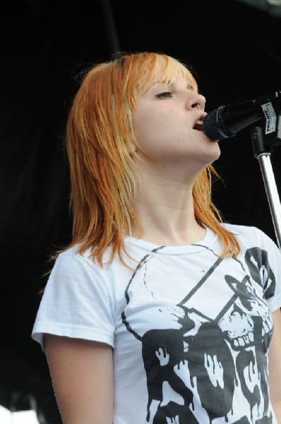 Paramore on the Route 66 Stage, Warped Tour, Verizon Wireless Amphitheater,
