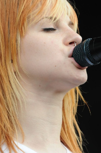 Paramore on the Route 66 Stage, Warped Tour, Verizon Wireless Amphitheater,