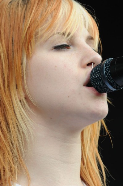 Paramore on the Route 66 Stage, Warped Tour, Verizon Wireless Amphitheater,