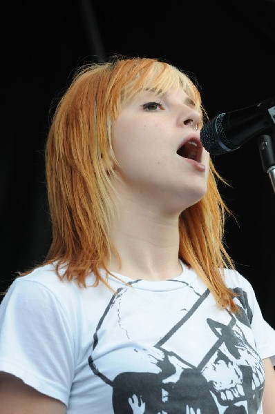 Paramore on the Route 66 Stage, Warped Tour, Verizon Wireless Amphitheater,