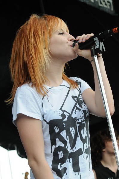 Paramore on the Route 66 Stage, Warped Tour, Verizon Wireless Amphitheater,