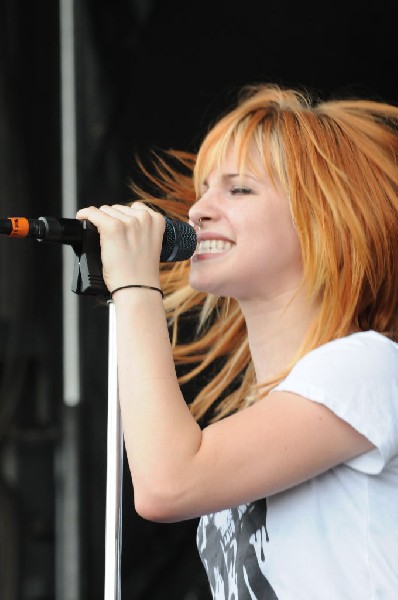 Paramore on the Route 66 Stage, Warped Tour, Verizon Wireless Amphitheater,