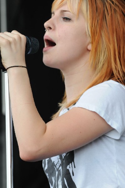 Paramore on the Route 66 Stage, Warped Tour, Verizon Wireless Amphitheater,