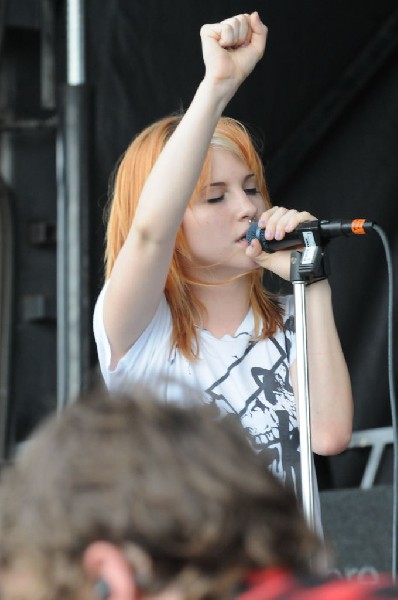 Paramore on the Route 66 Stage, Warped Tour, Verizon Wireless Amphitheater,