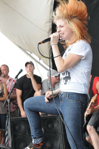 Paramore on the Route 66 Stage, Warped Tour, Verizon Wireless Amphitheater,