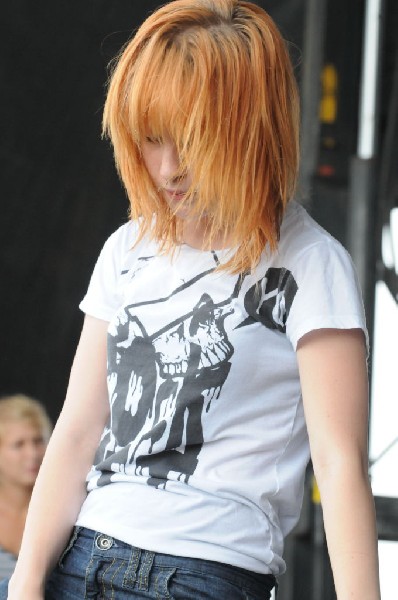 Paramore on the Route 66 Stage, Warped Tour, Verizon Wireless Amphitheater,