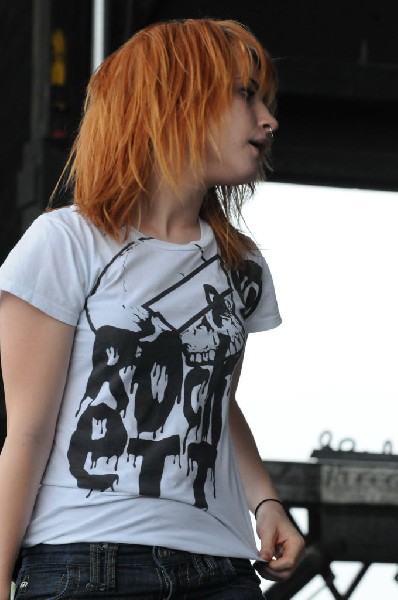 Paramore on the Route 66 Stage, Warped Tour, Verizon Wireless Amphitheater,
