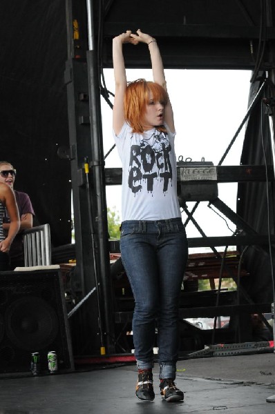 Paramore on the Route 66 Stage, Warped Tour, Verizon Wireless Amphitheater,