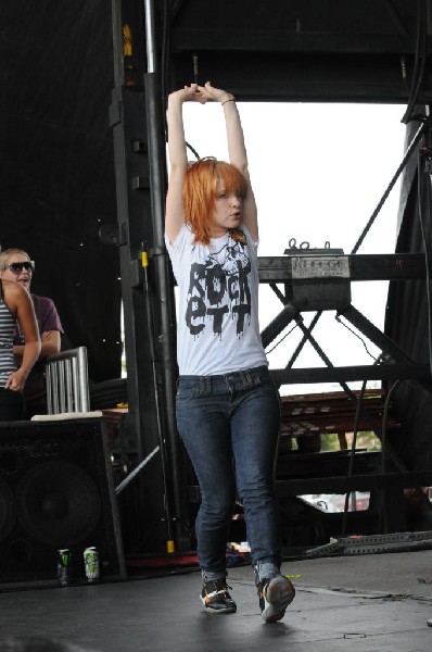 Paramore on the Route 66 Stage, Warped Tour, Verizon Wireless Amphitheater,