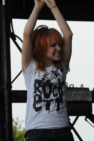 Paramore on the Route 66 Stage, Warped Tour, Verizon Wireless Amphitheater,